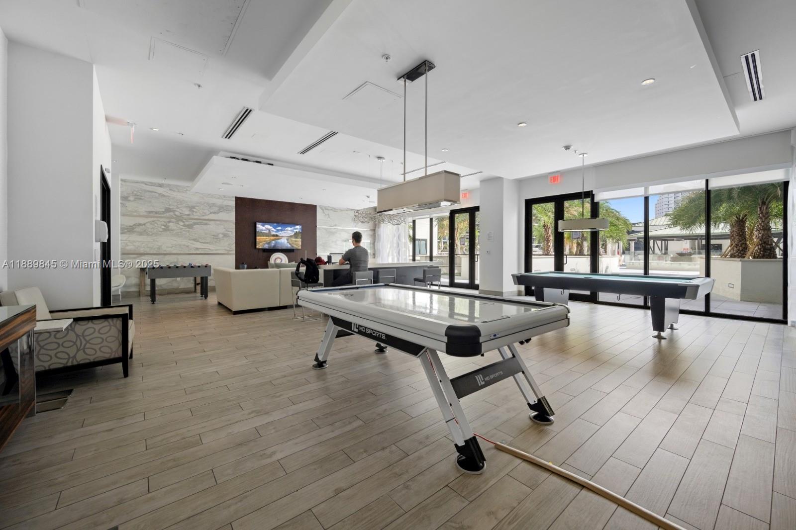 NINE AT MARY BRIKELL - Residential