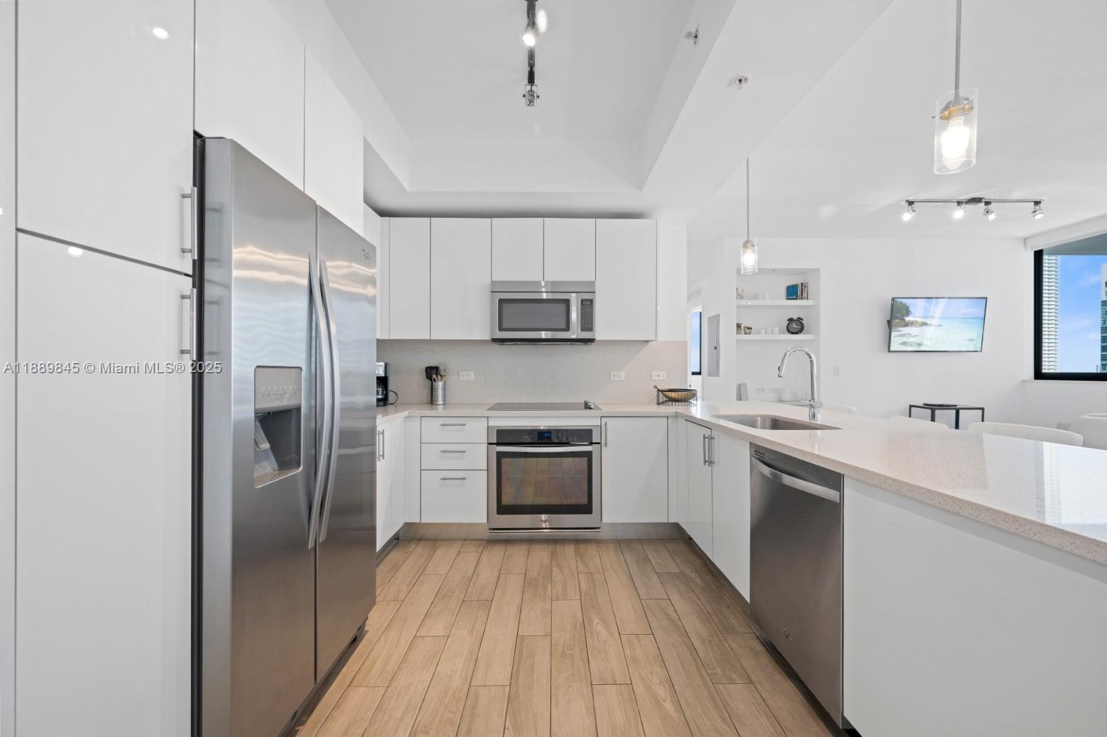 NINE AT MARY BRIKELL - Residential