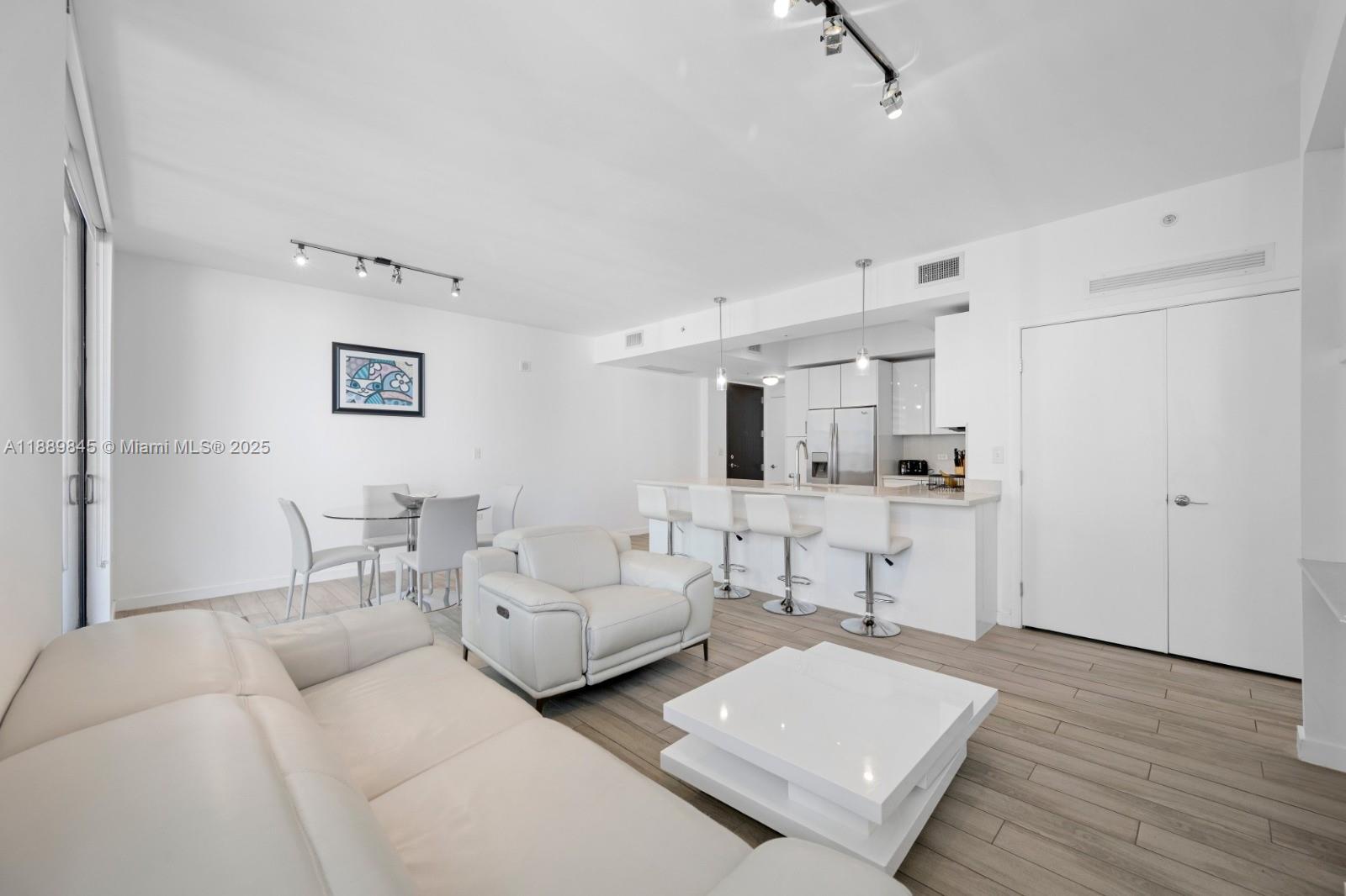 NINE AT MARY BRIKELL - Residential