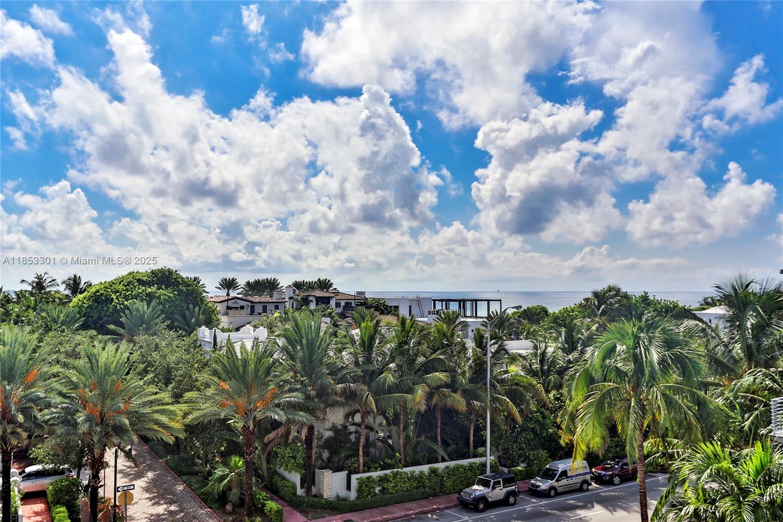 ROND POINT CONDO - Residential