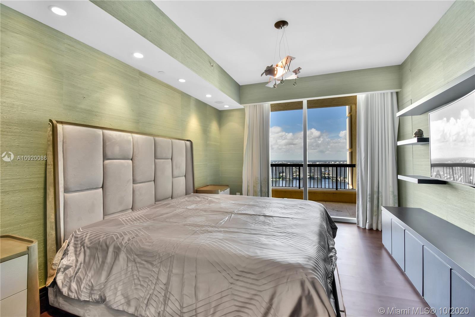 Acqualina Residences - Residential