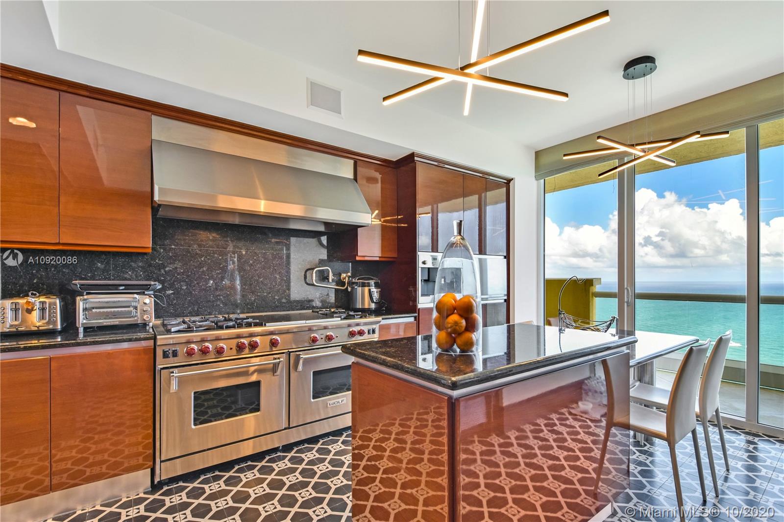 Acqualina Residences - Residential