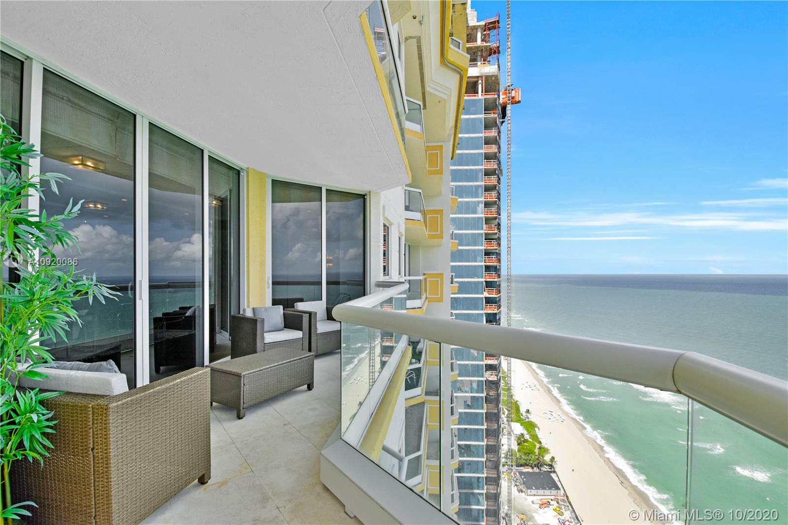 Acqualina Residences - Residential