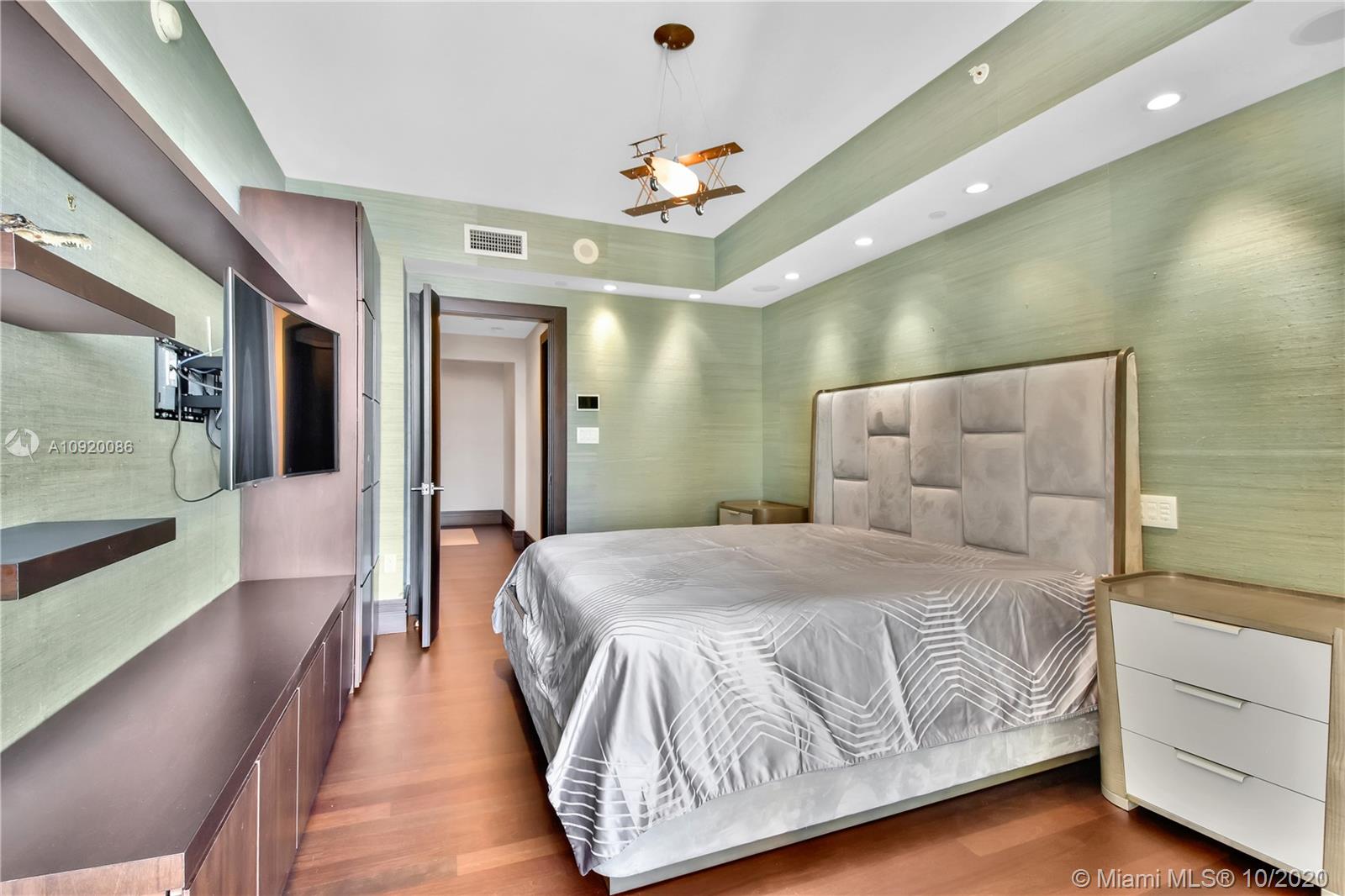 Acqualina Residences - Residential