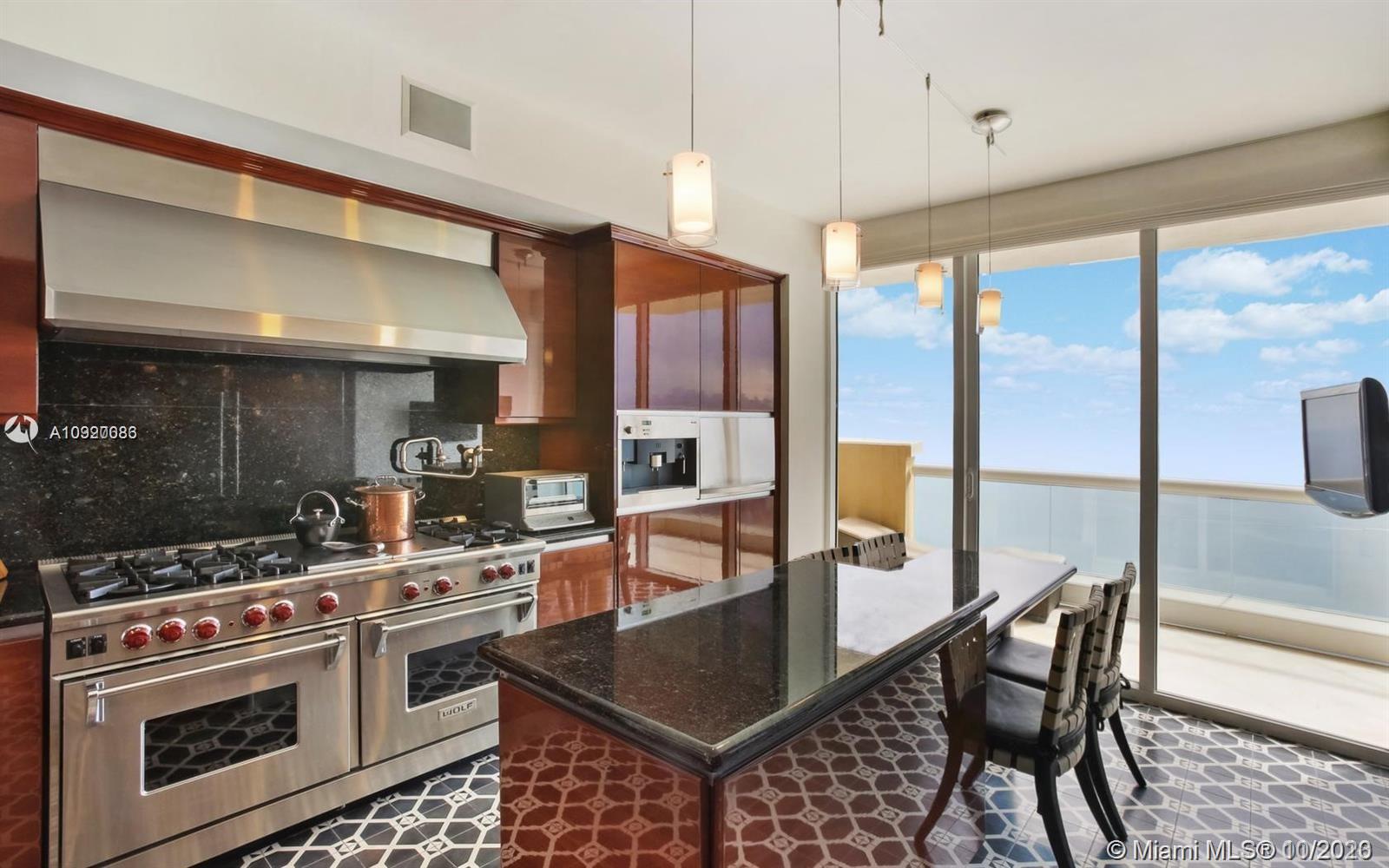 Acqualina Residences - Residential