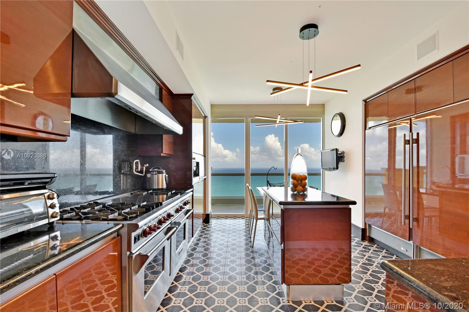 Acqualina Residences - Residential