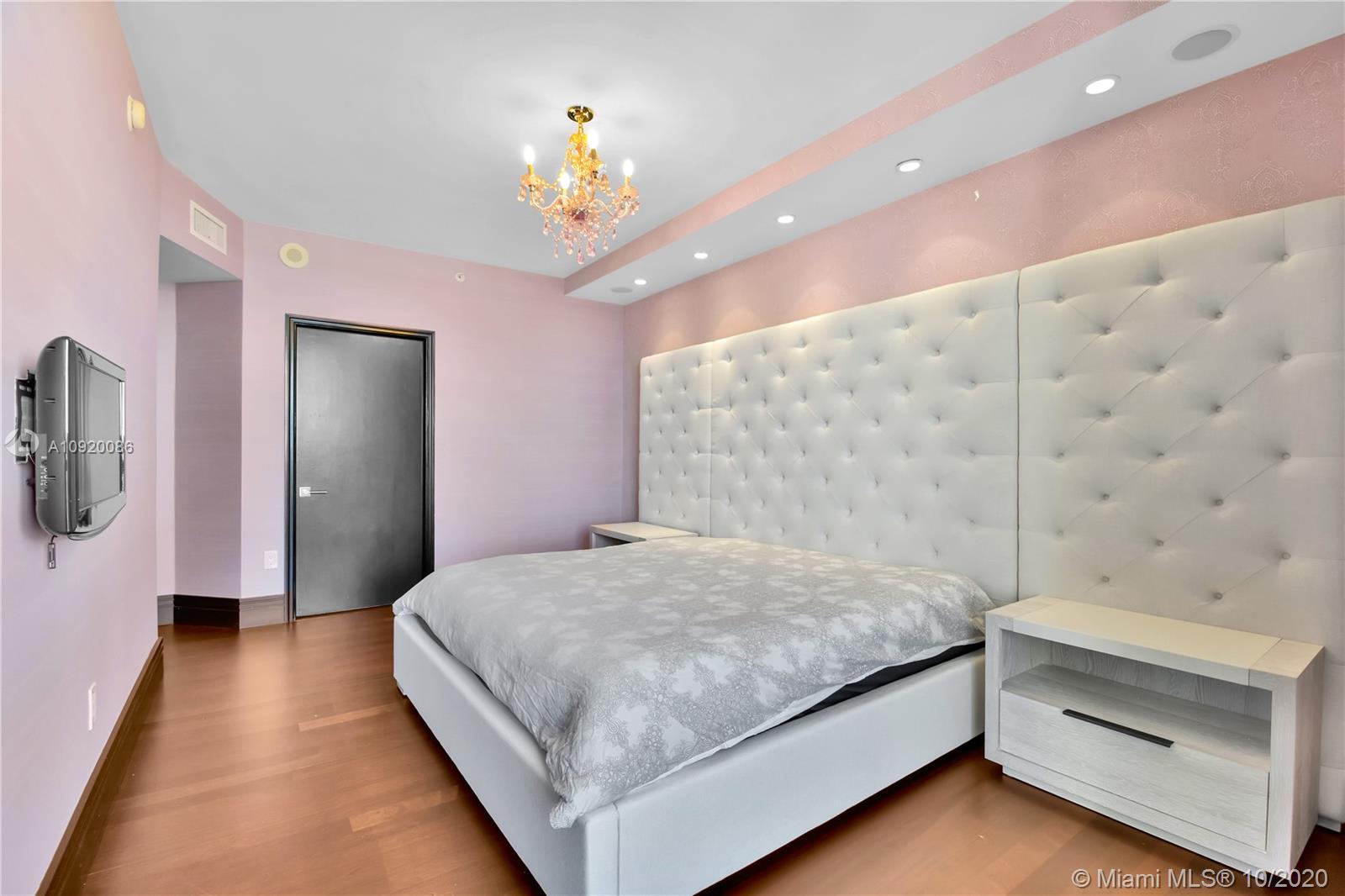 Acqualina Residences - Residential