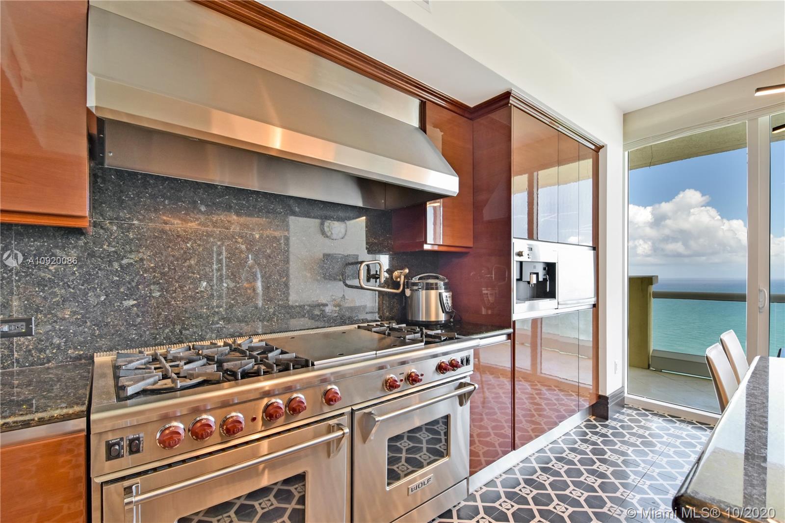 Acqualina Residences - Residential