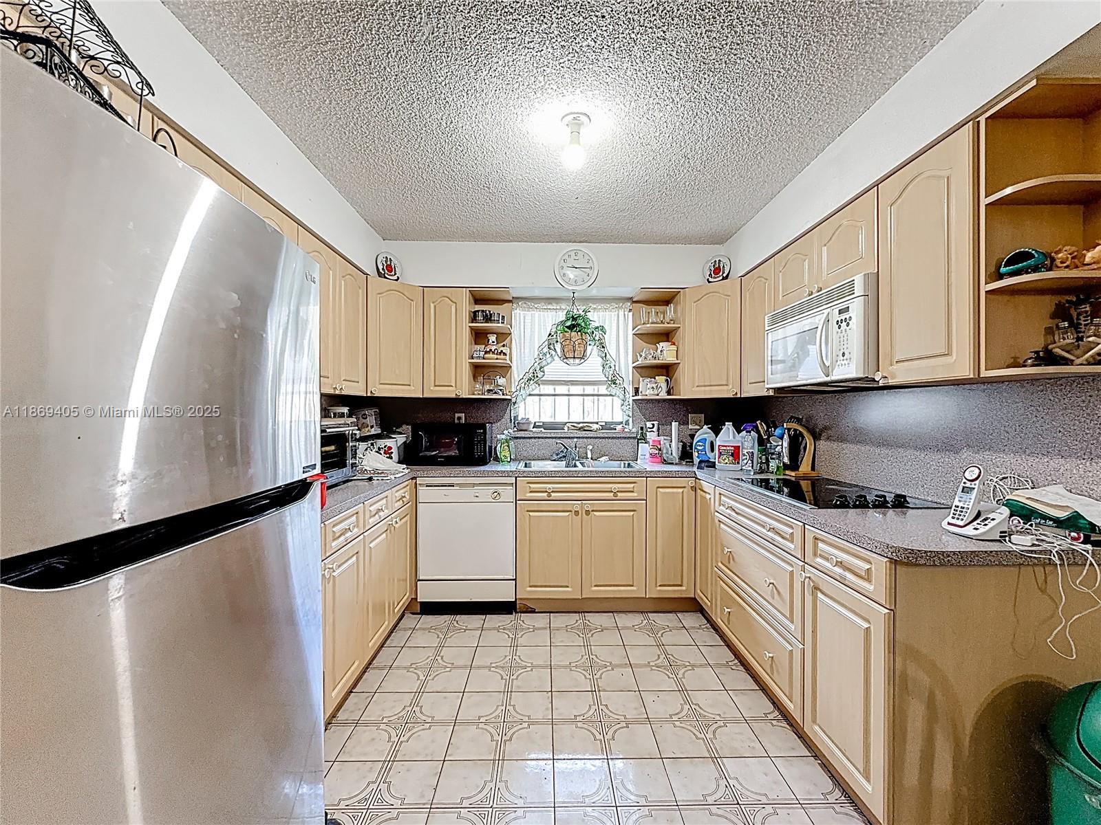 HIGHVIEW - Residential Income