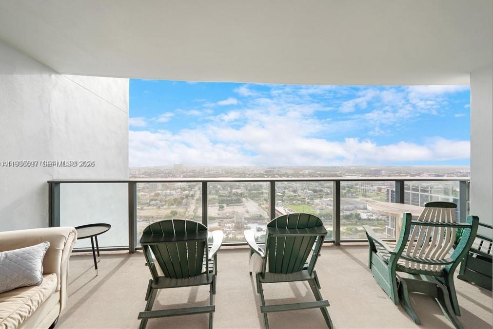 CANVAS CONDO - Residential