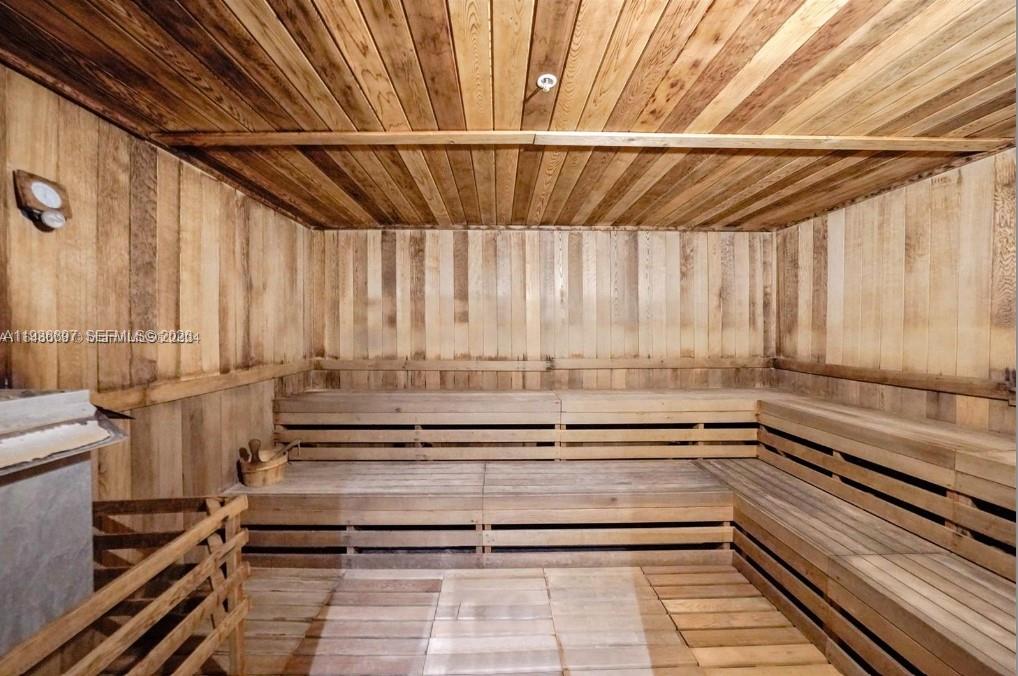 CANVAS CONDO - Residential