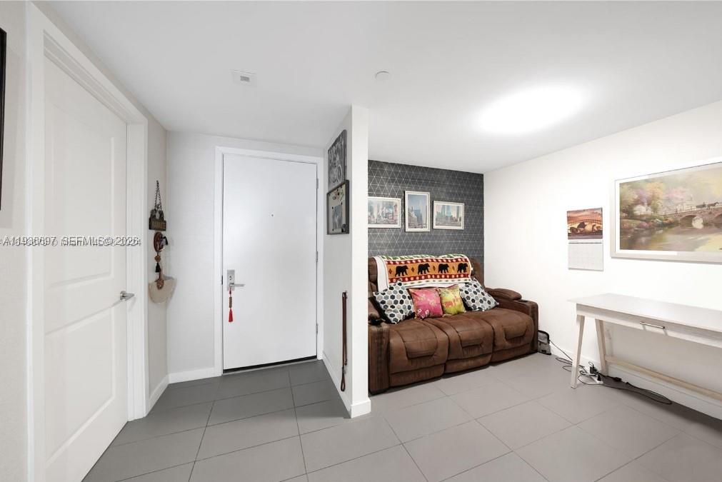 1600 NE 1st Ave 2811