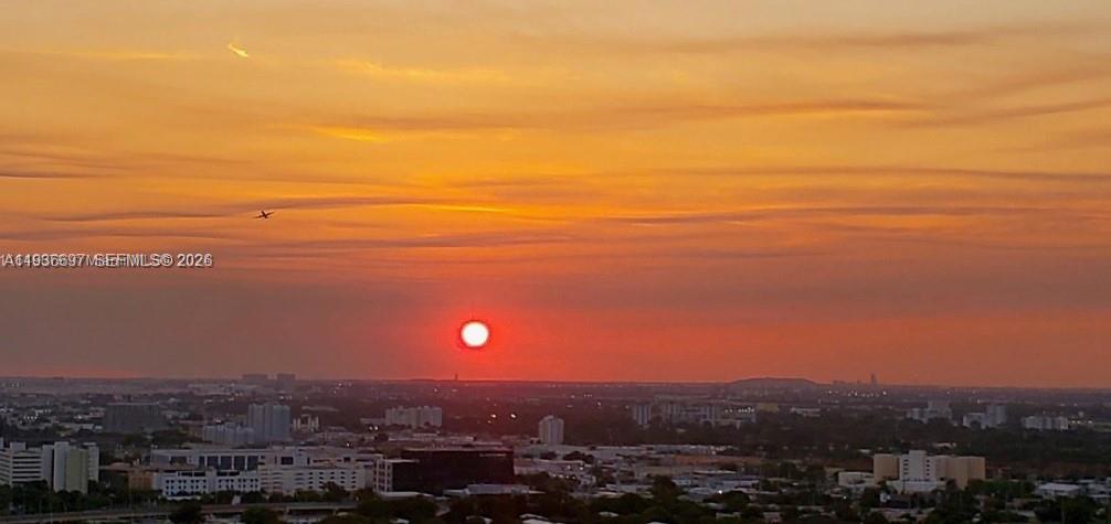 CANVAS CONDO - Residential