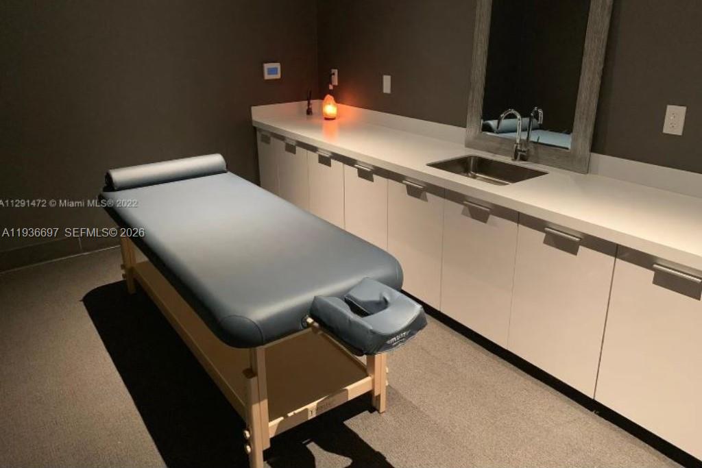 CANVAS CONDO - Residential