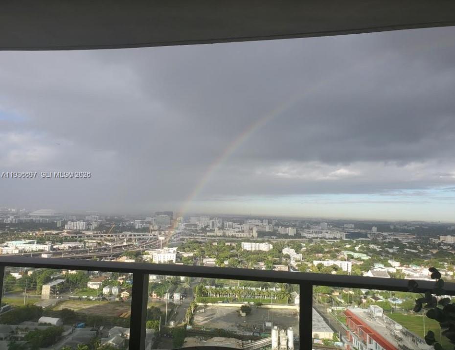 CANVAS CONDO - Residential