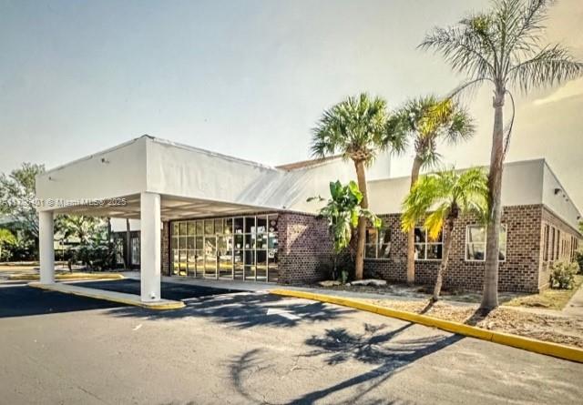 3110 sq ft of available space at Blue Cloud Surgery Center’s newest Florida Location. Oakland park Children’s Surgery center, blue cloud Pediatric Surgery Center is the largest operator of pediatric dental ambulatory surgical centers (ASC’s) in the Untied States Building split into three, having a Class C surgical center and pediatric surgery center.