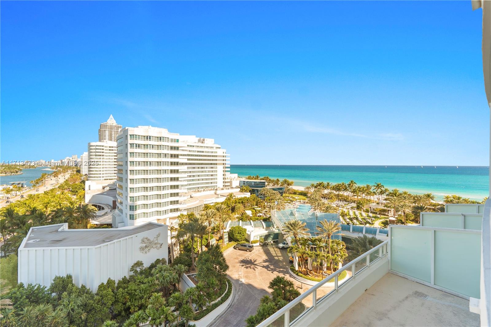 4401 Collins Ave 1015/1017