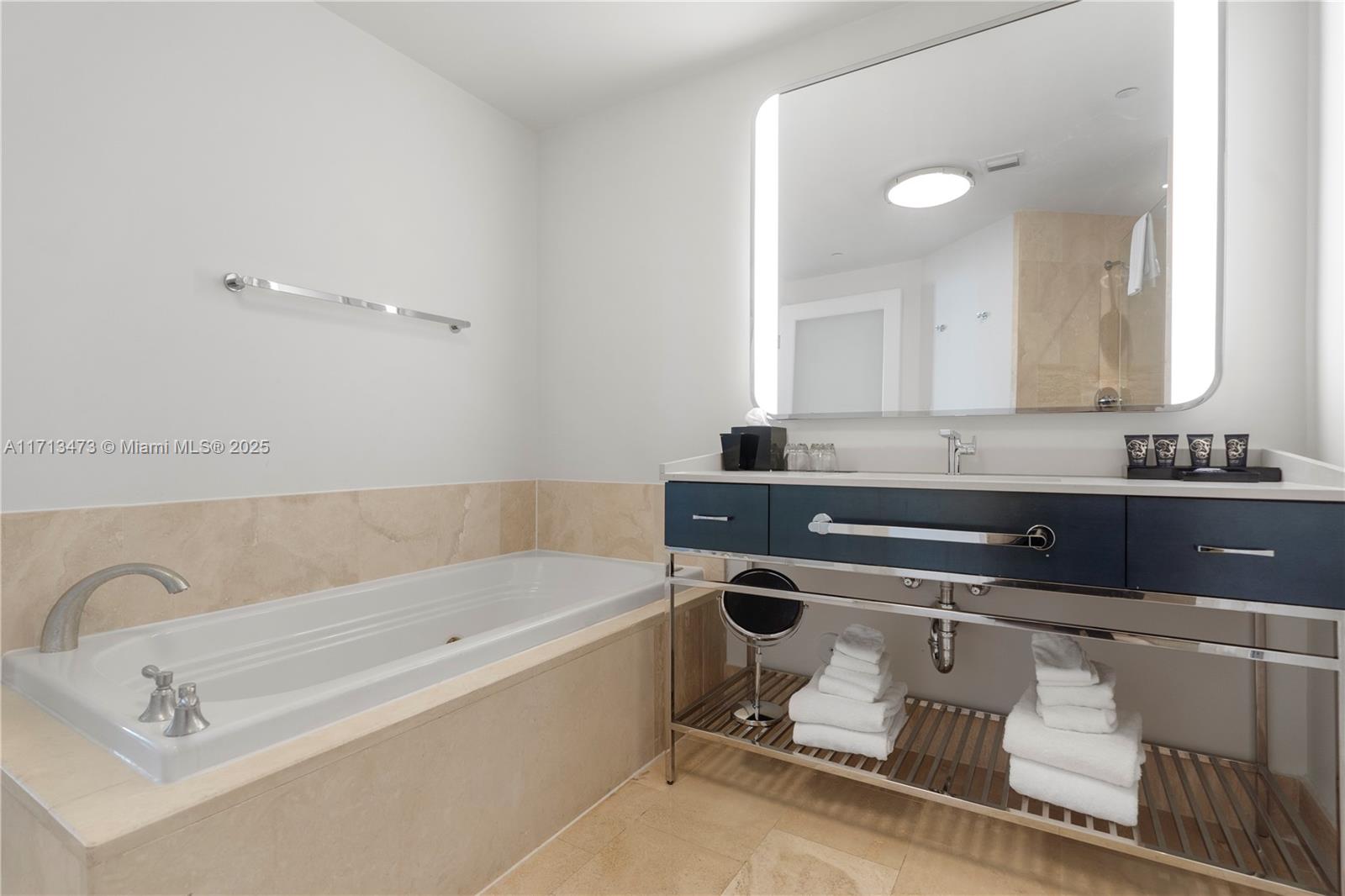 FONTAINEBLEAU II TRESOR - Residential