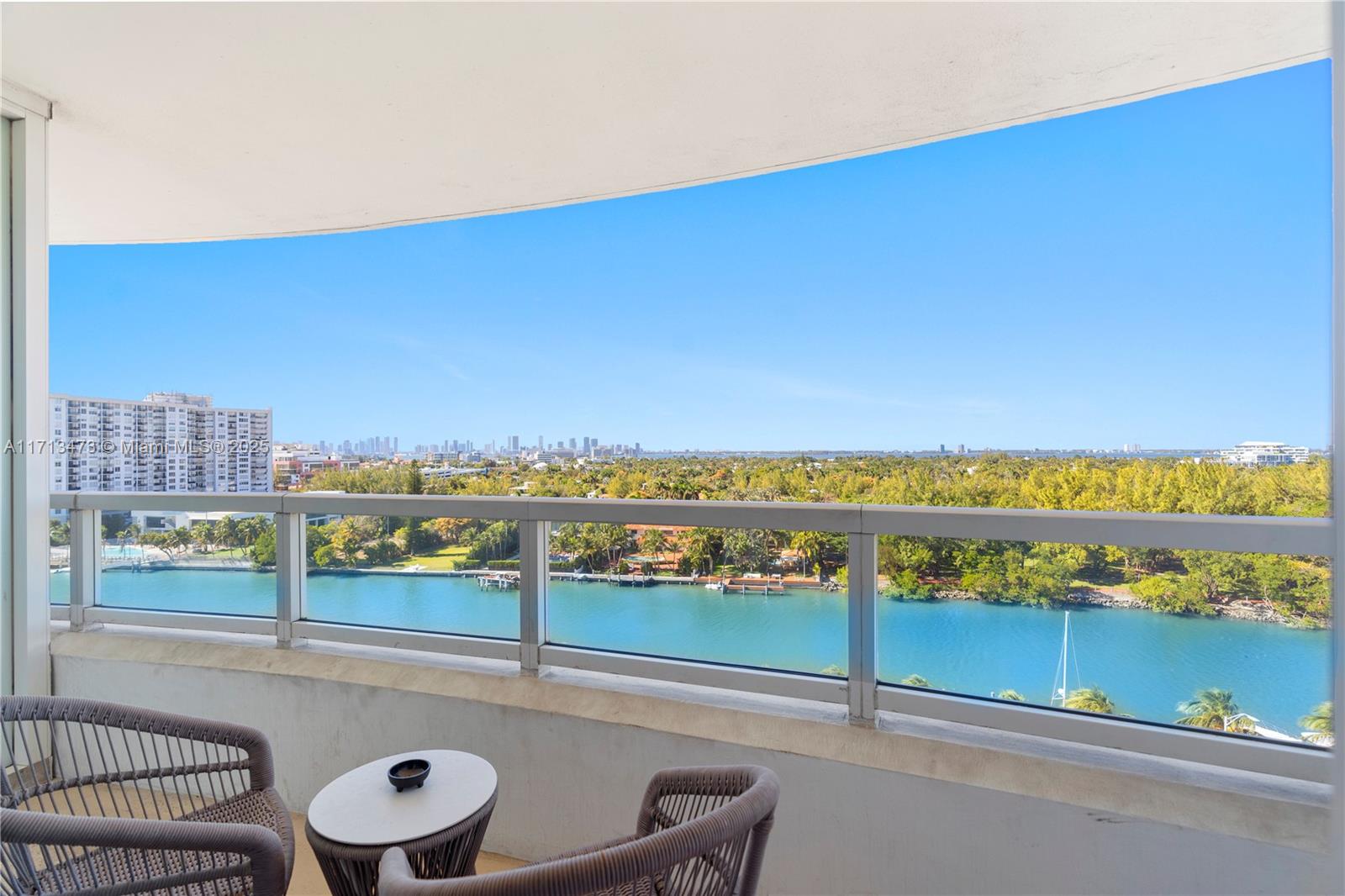 FONTAINEBLEAU II TRESOR - Residential