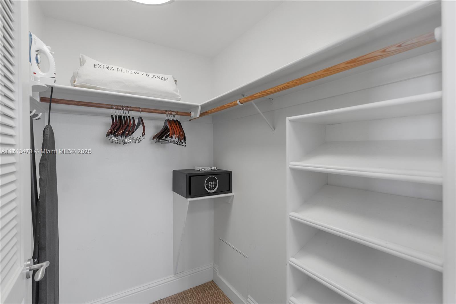 FONTAINEBLEAU II TRESOR - Residential