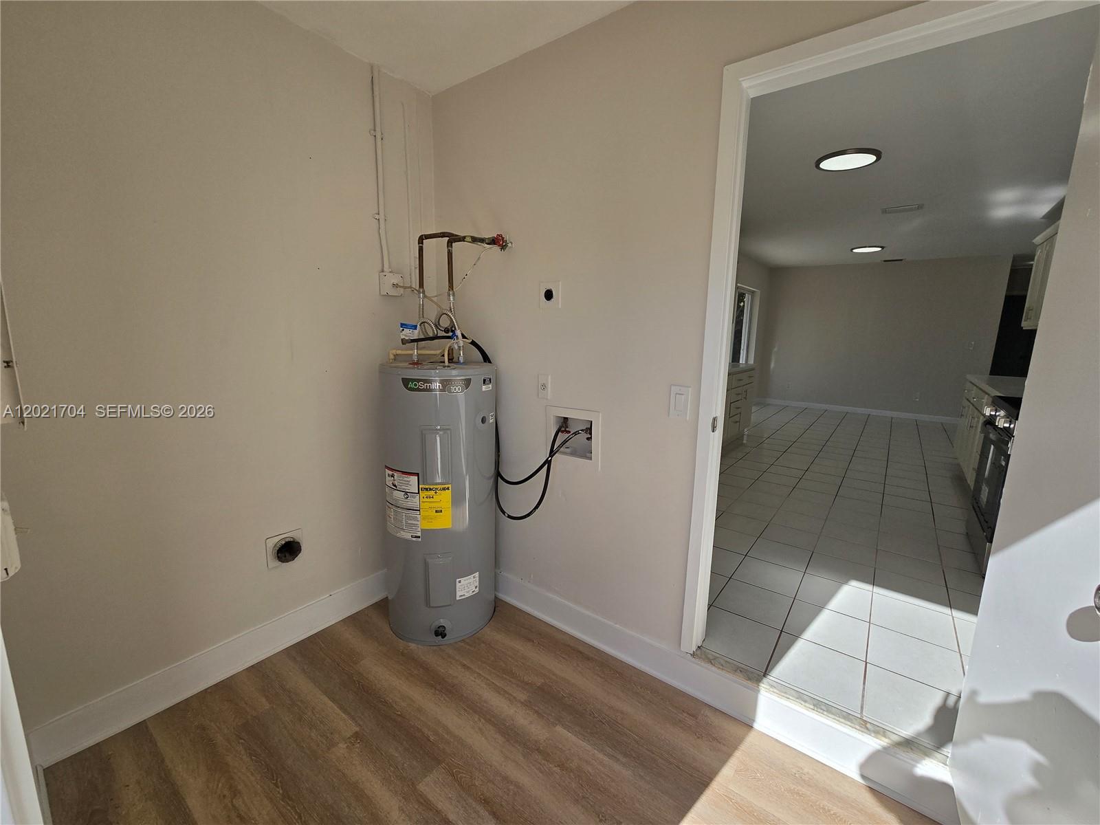 MEADOW WOOD MANOR #4 - Residential