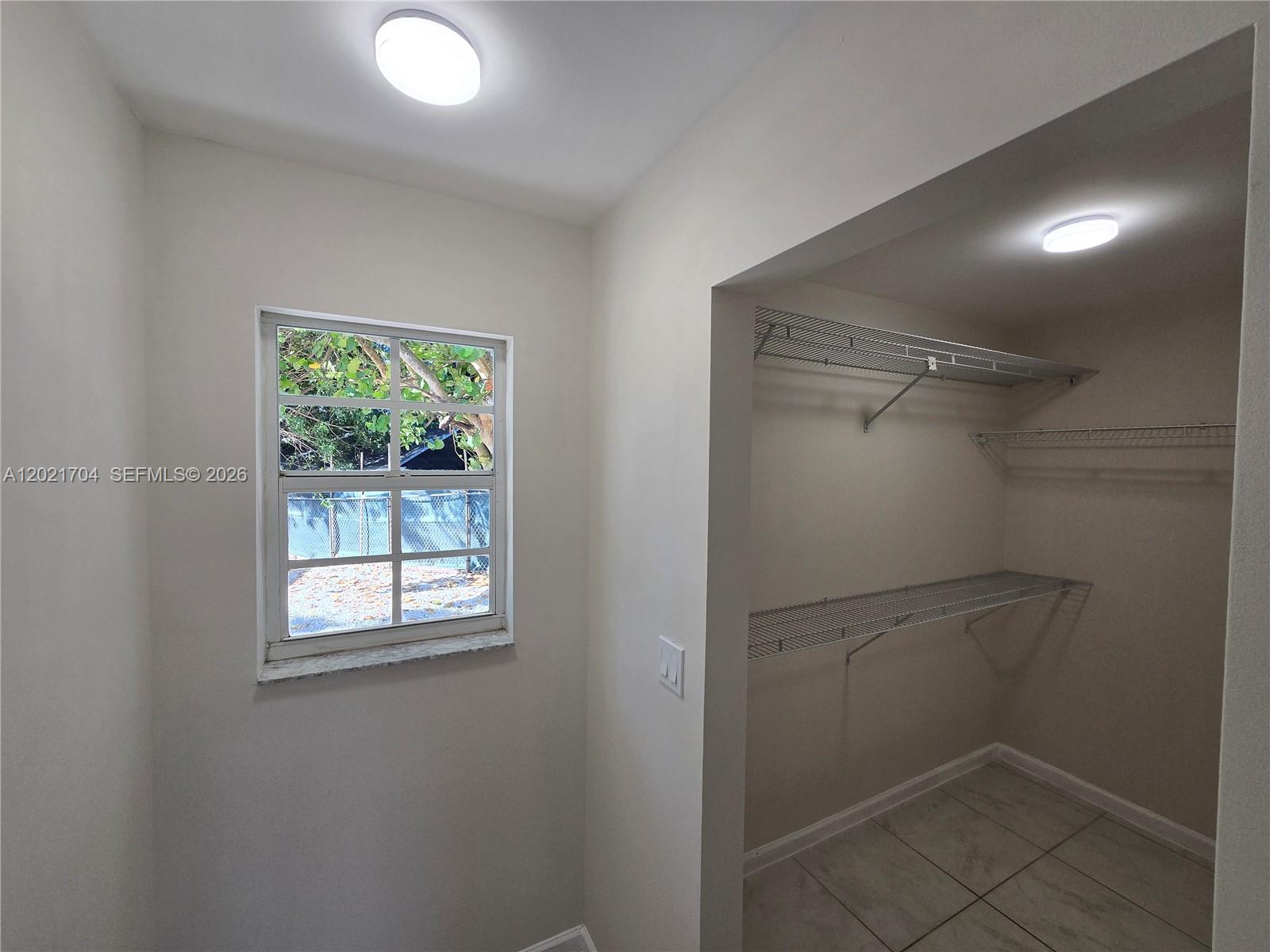 MEADOW WOOD MANOR #4 - Residential