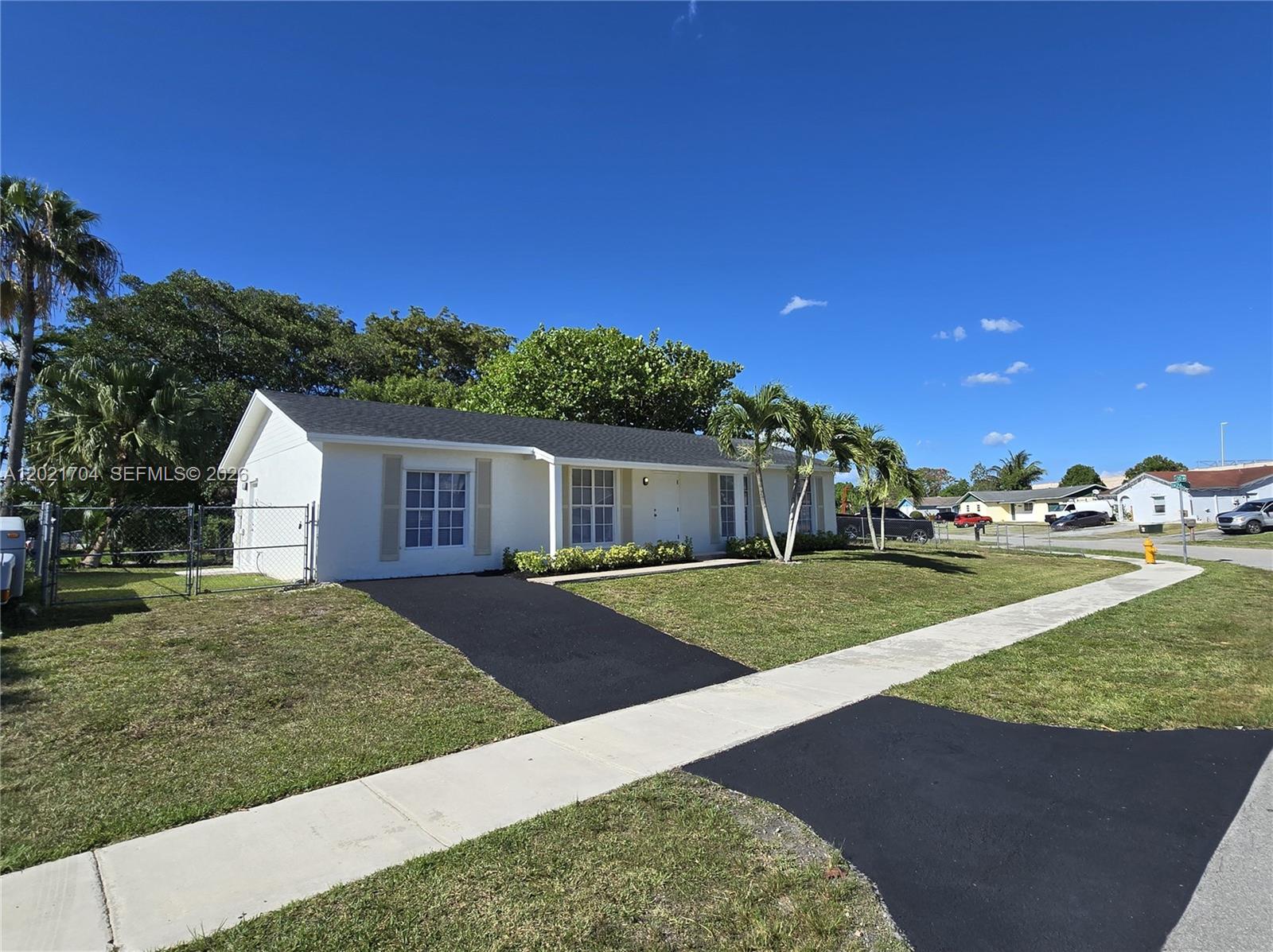 MEADOW WOOD MANOR #4 - Residential