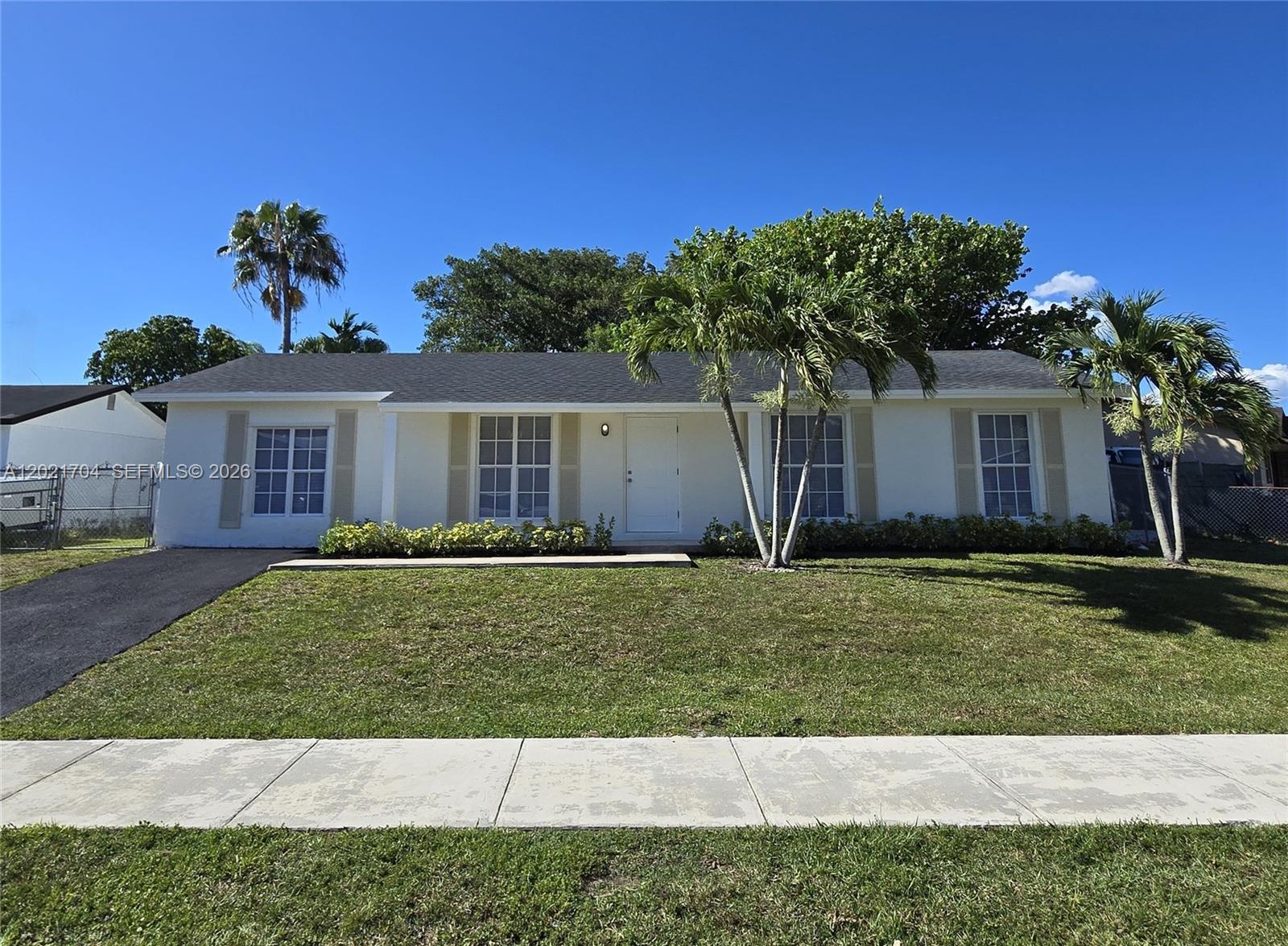 MEADOW WOOD MANOR #4 - Residential