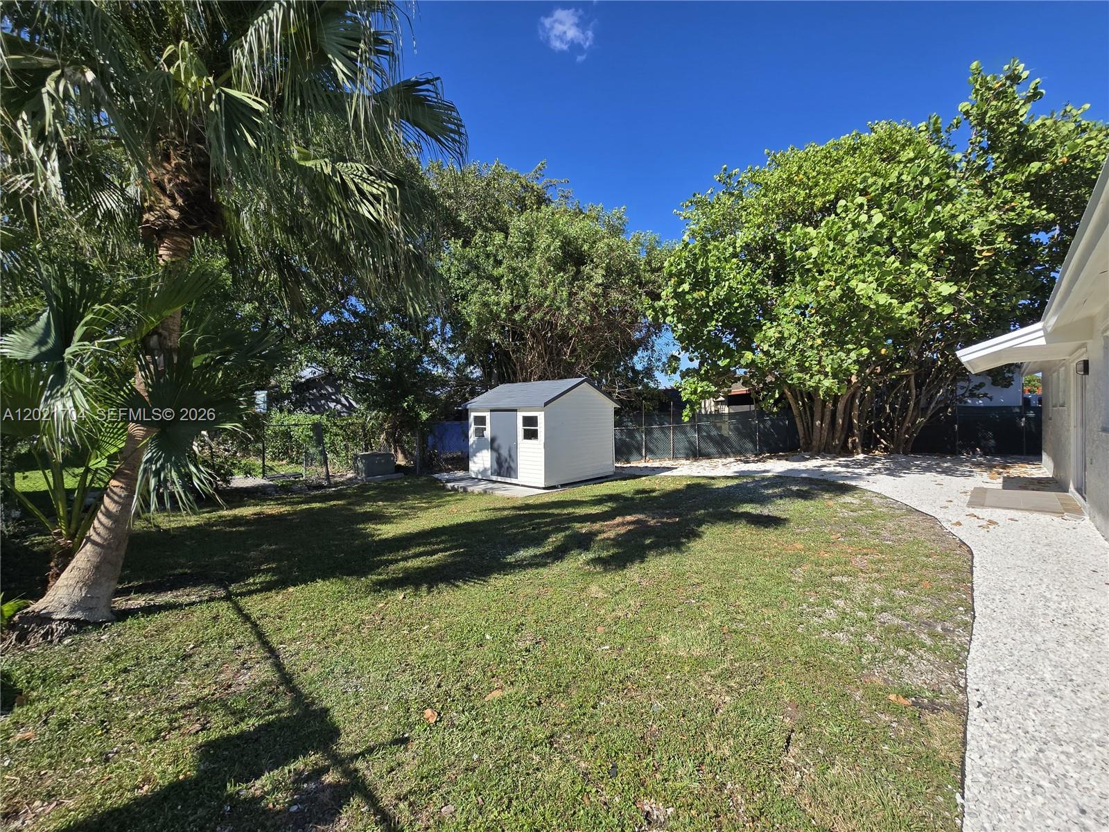 MEADOW WOOD MANOR #4 - Residential