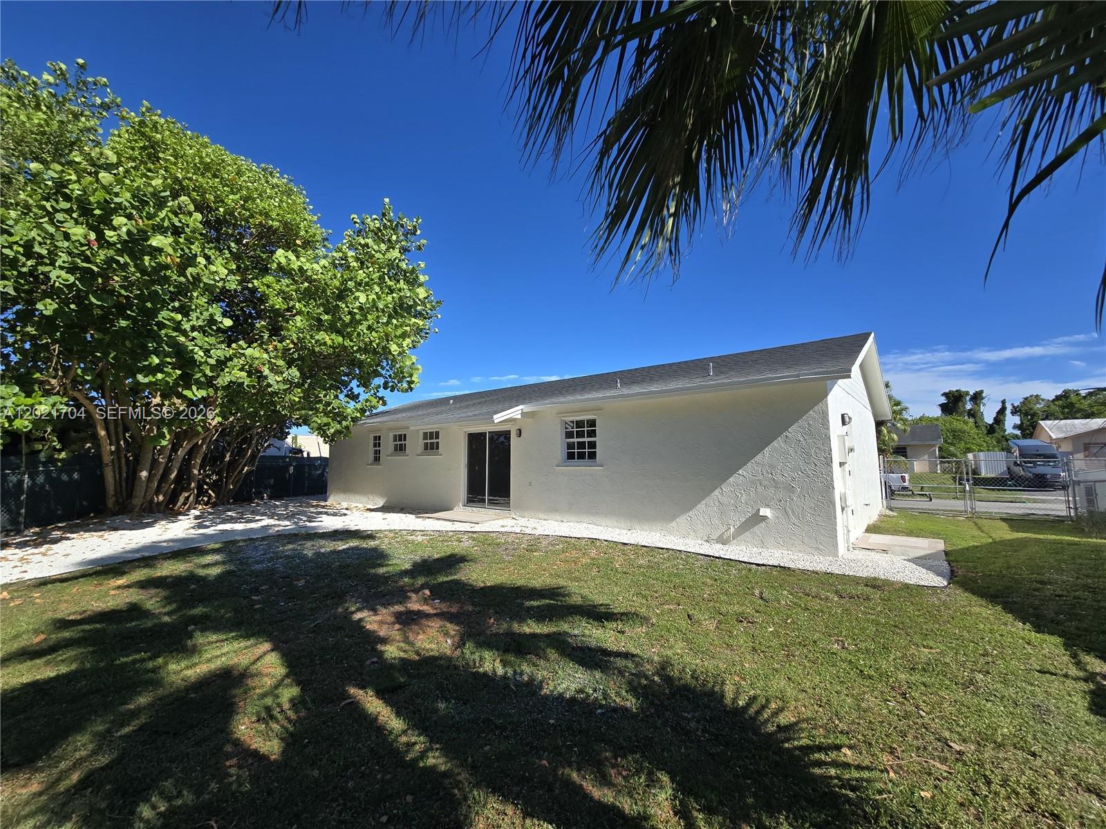 MEADOW WOOD MANOR #4 - Residential
