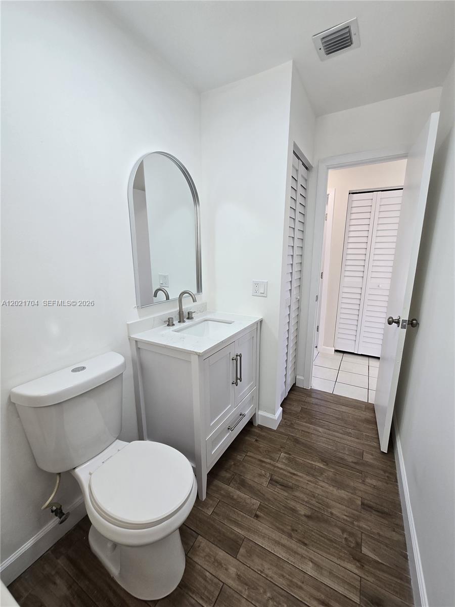 MEADOW WOOD MANOR #4 - Residential