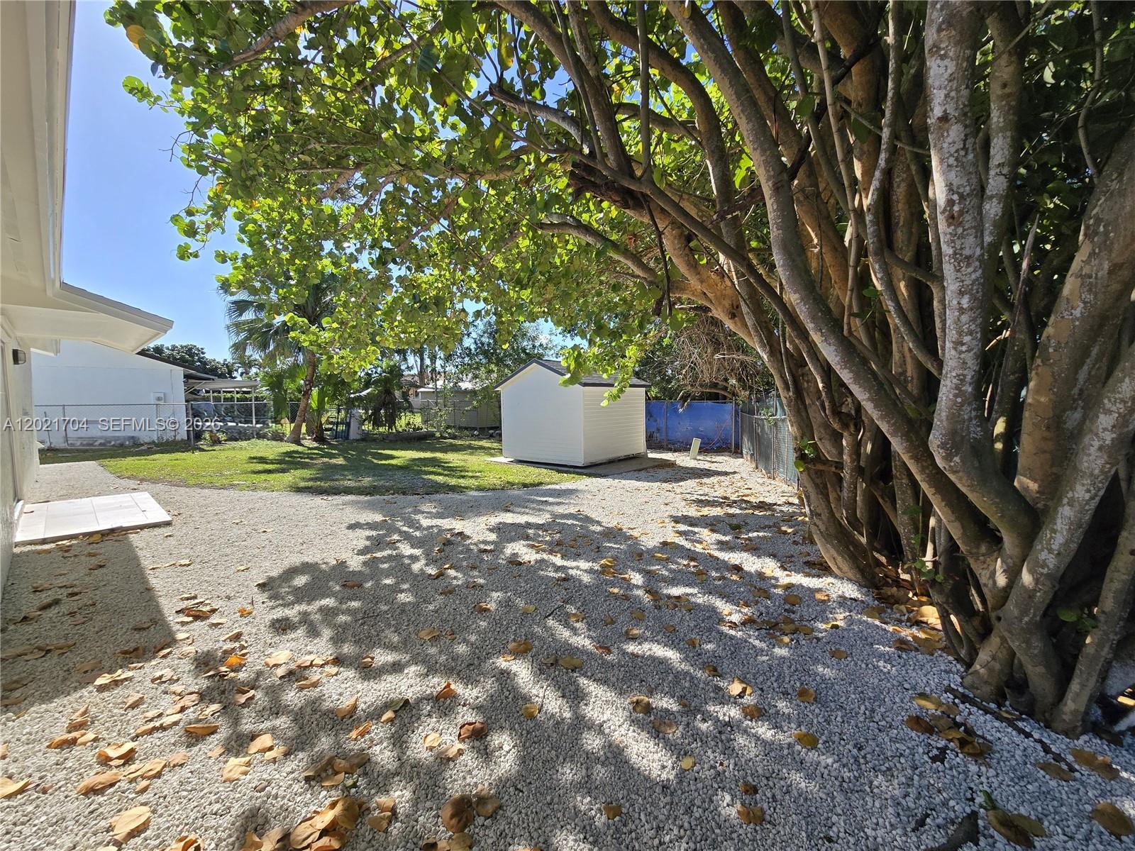 MEADOW WOOD MANOR #4 - Residential
