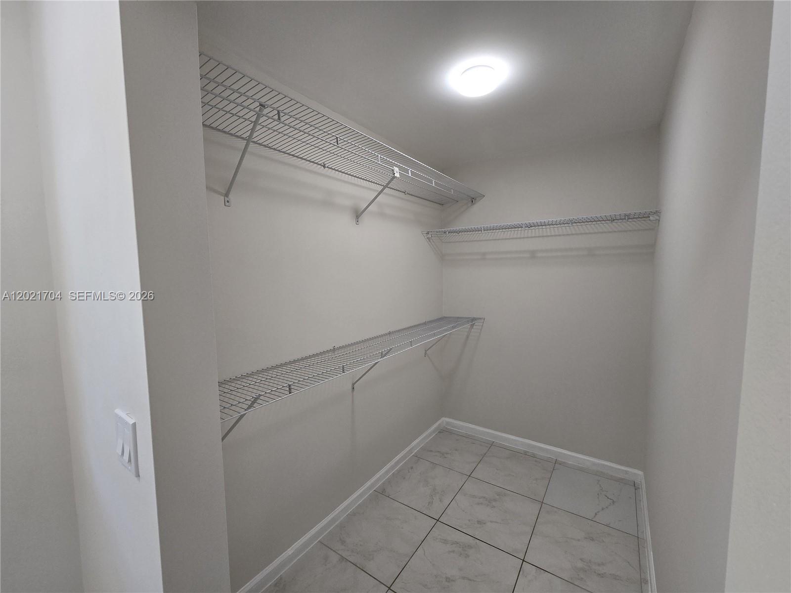 MEADOW WOOD MANOR #4 - Residential