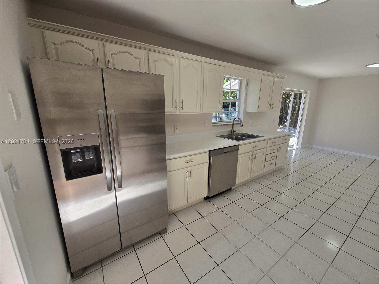 MEADOW WOOD MANOR #4 - Residential