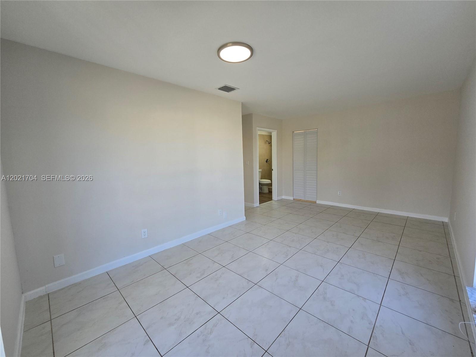 MEADOW WOOD MANOR #4 - Residential