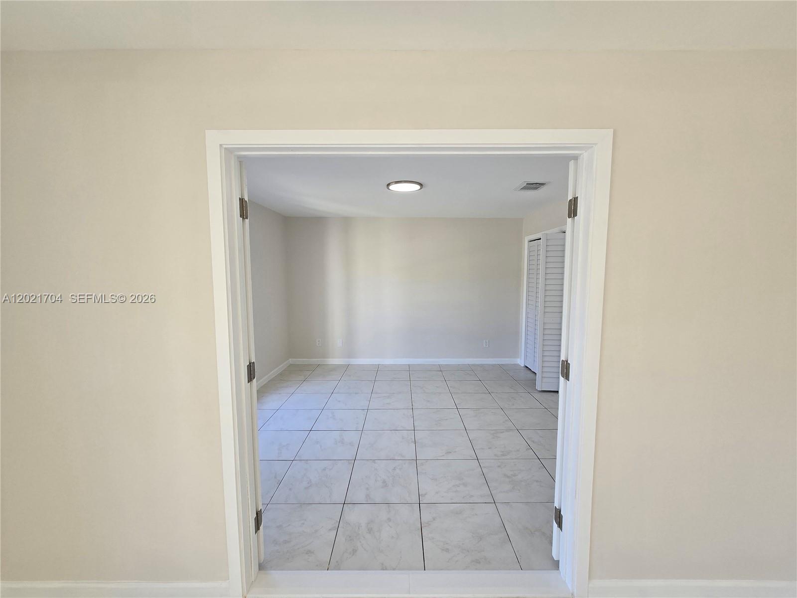 MEADOW WOOD MANOR #4 - Residential