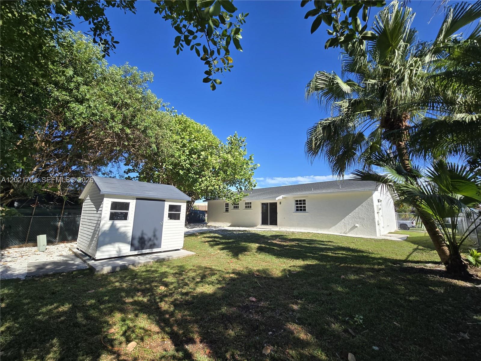 MEADOW WOOD MANOR #4 - Residential