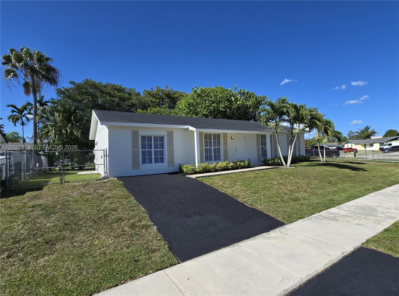 MEADOW WOOD MANOR #4 - Residential