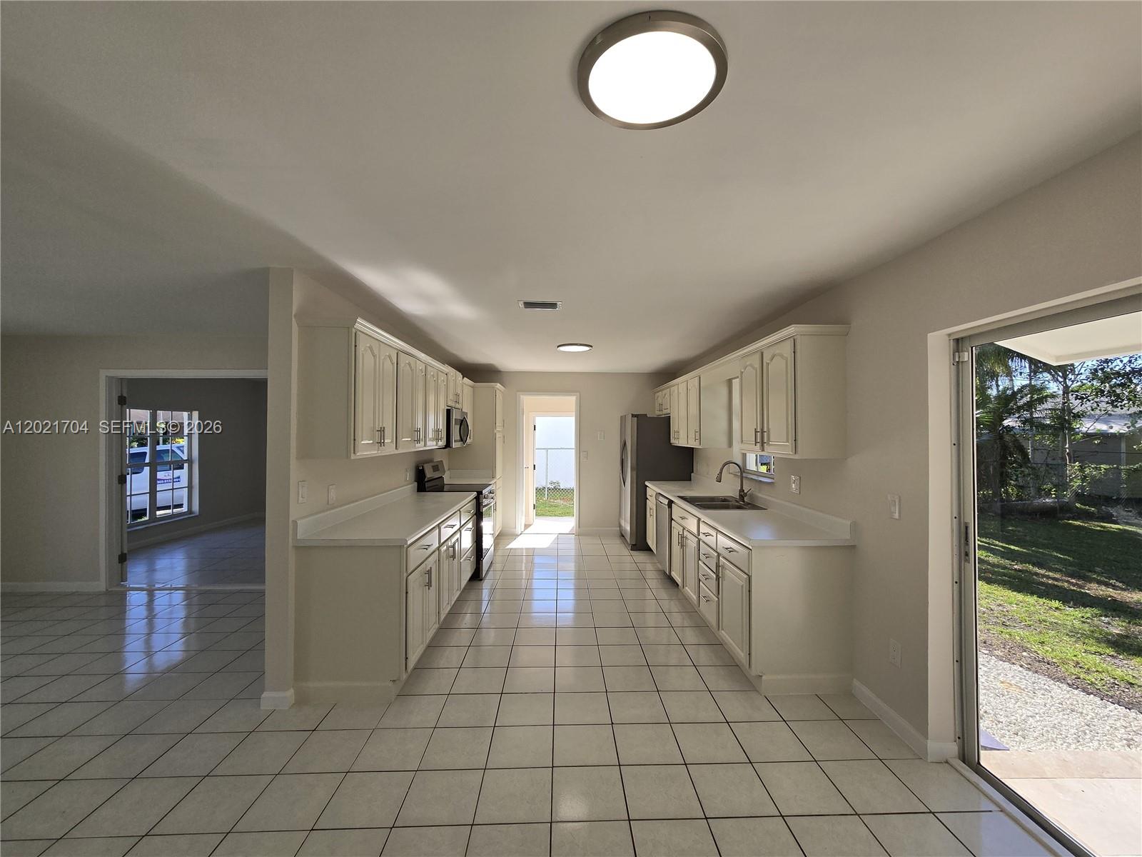 MEADOW WOOD MANOR #4 - Residential