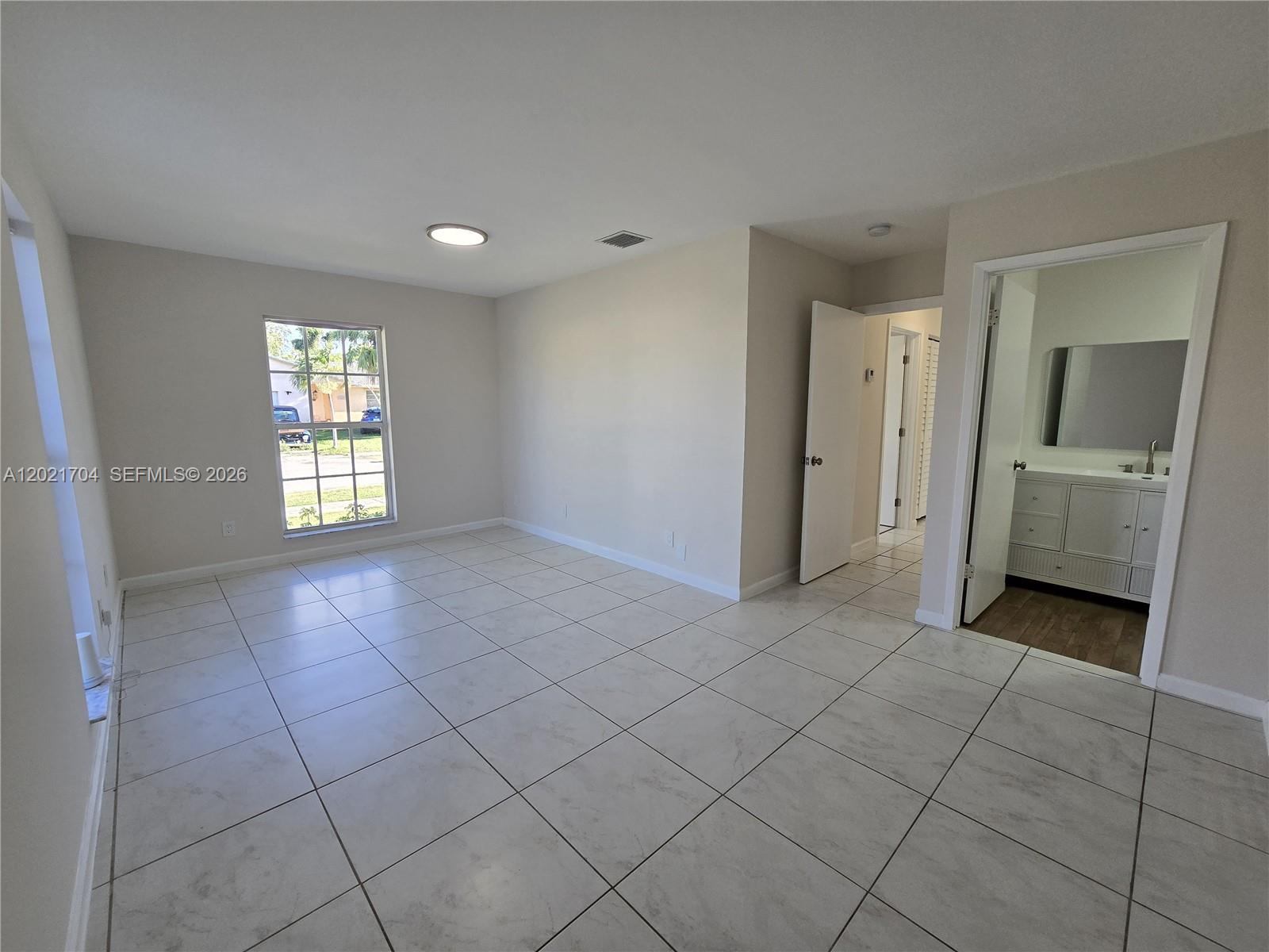 MEADOW WOOD MANOR #4 - Residential