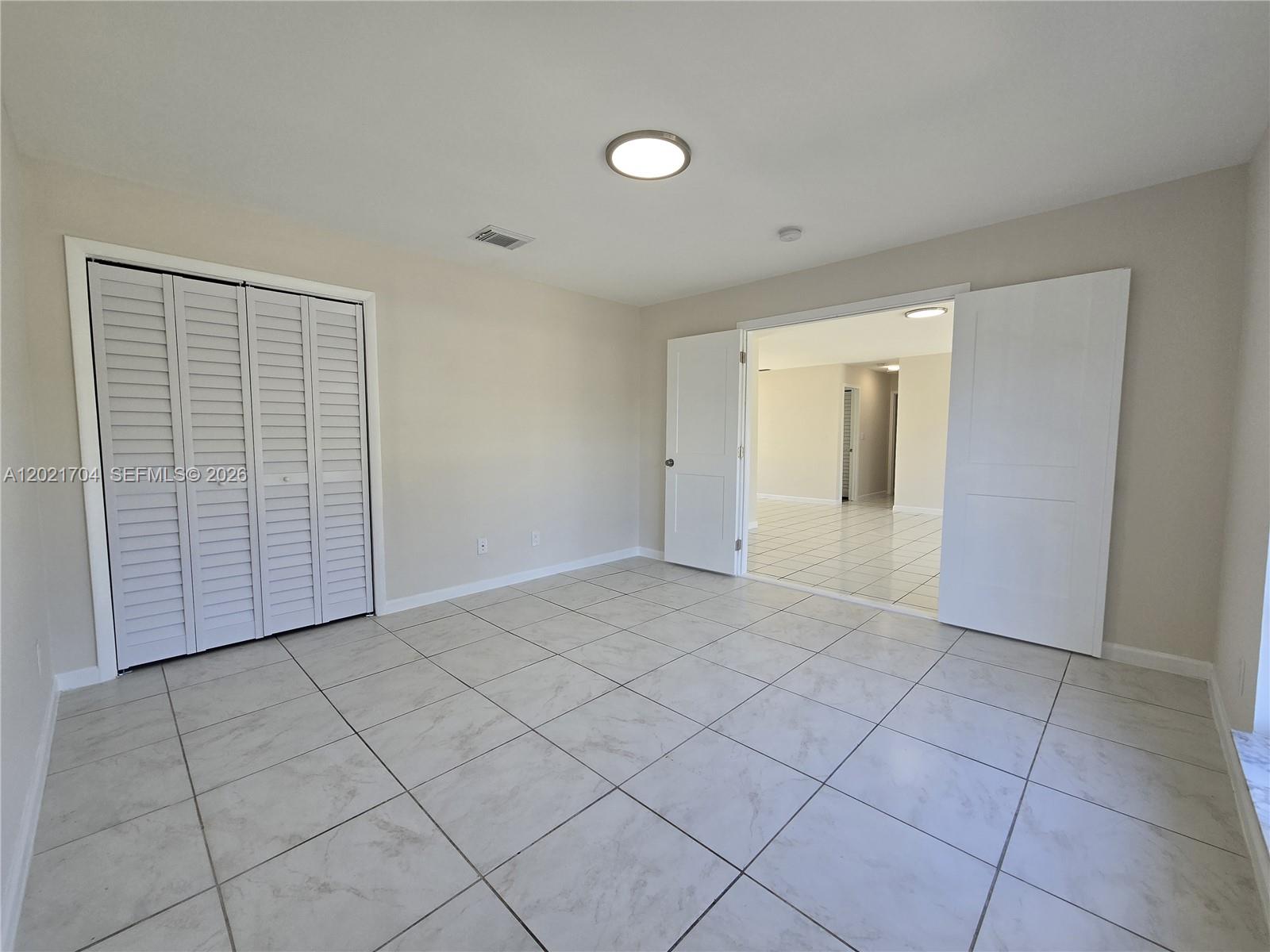 MEADOW WOOD MANOR #4 - Residential