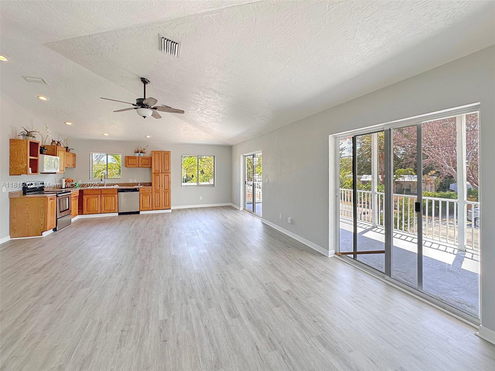 LARGO GARDENS - Residential