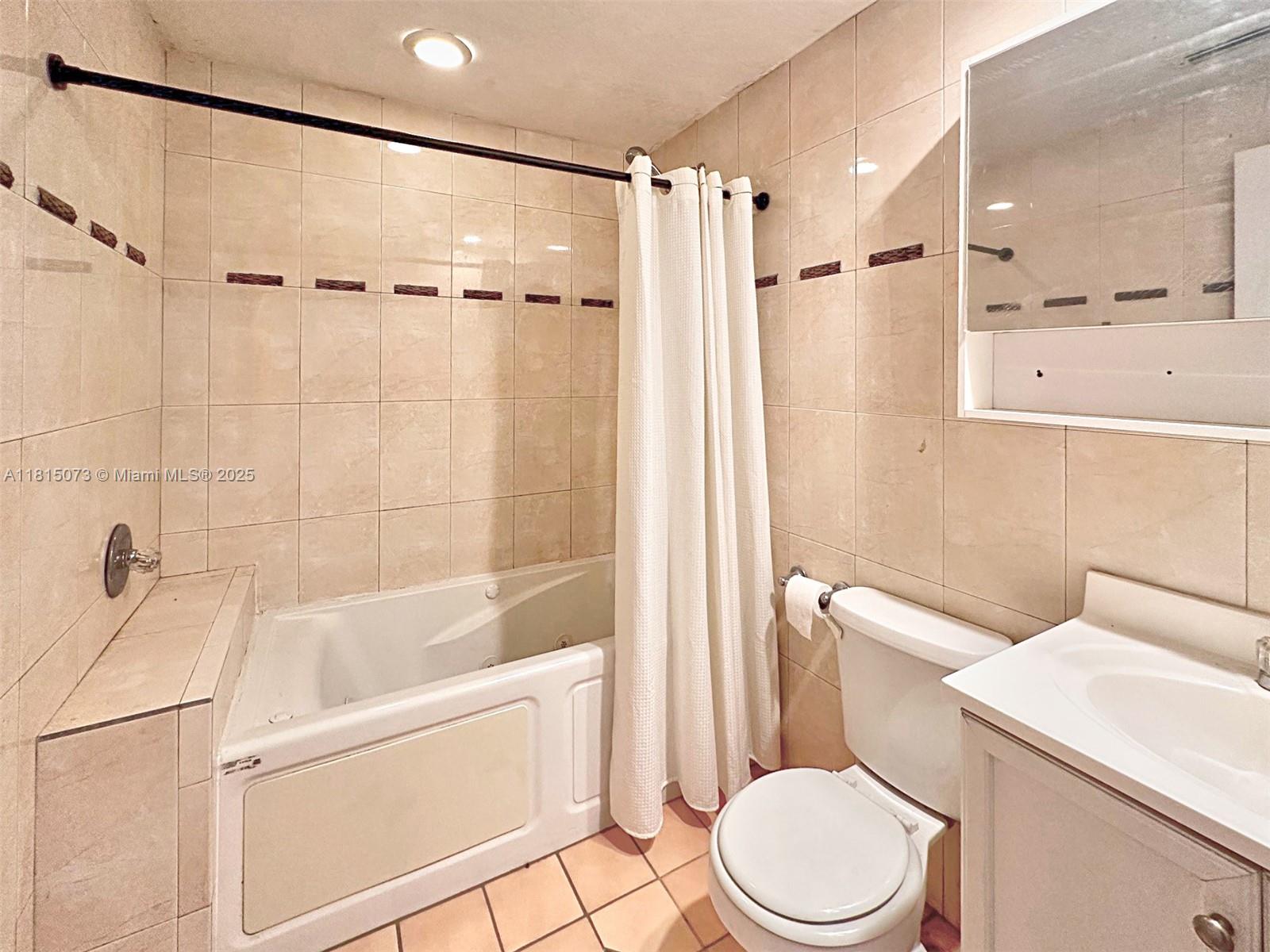 LARGO GARDENS - Residential