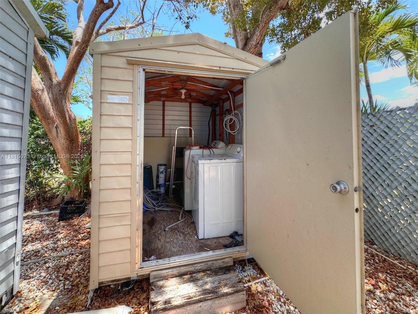 LARGO GARDENS - Residential