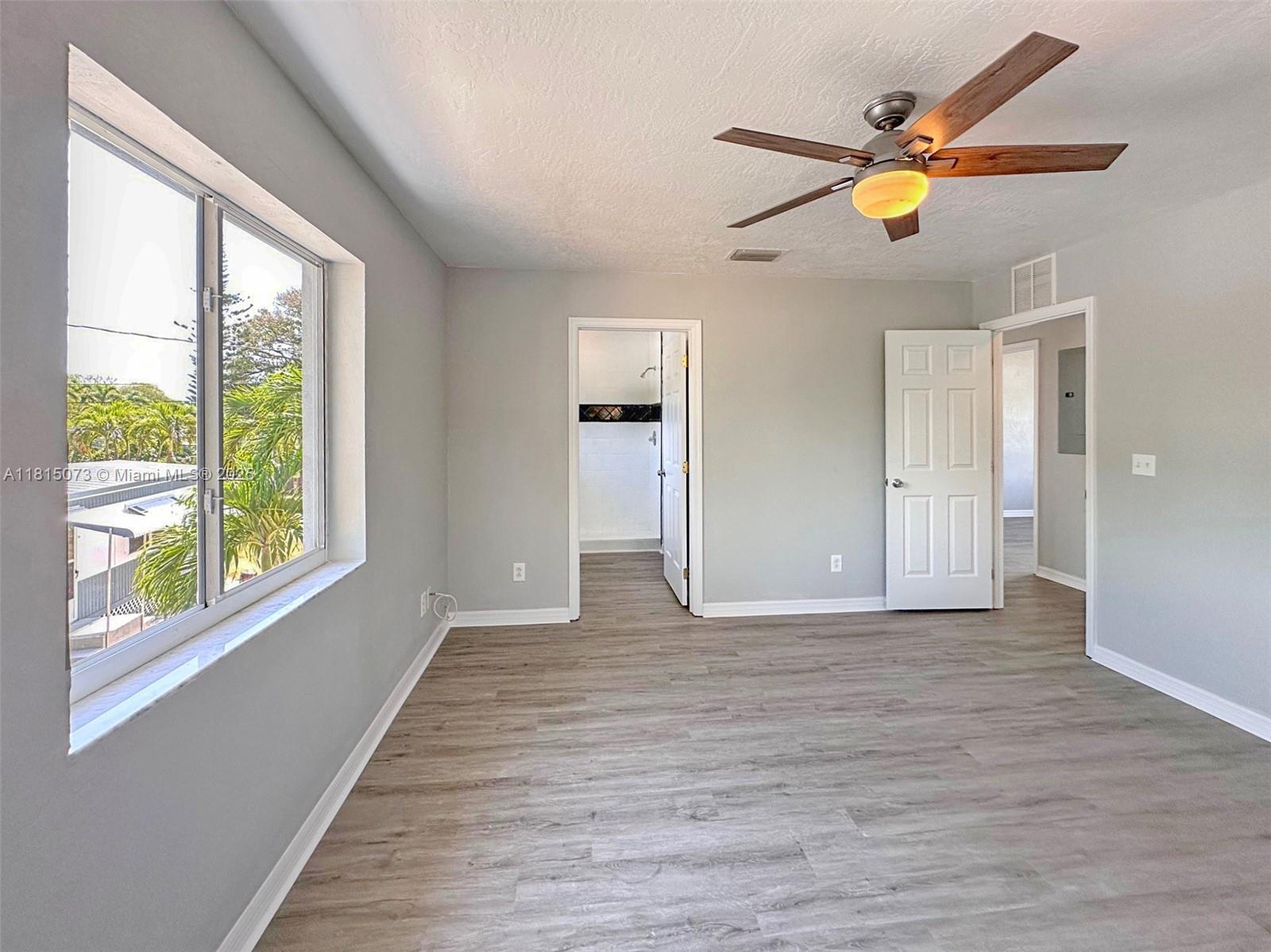 LARGO GARDENS - Residential