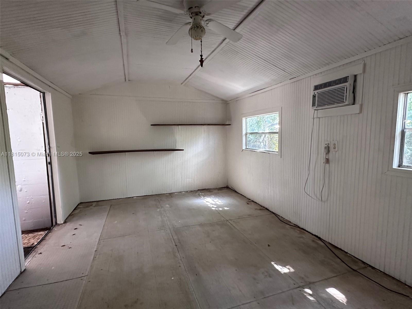 LARGO GARDENS - Residential