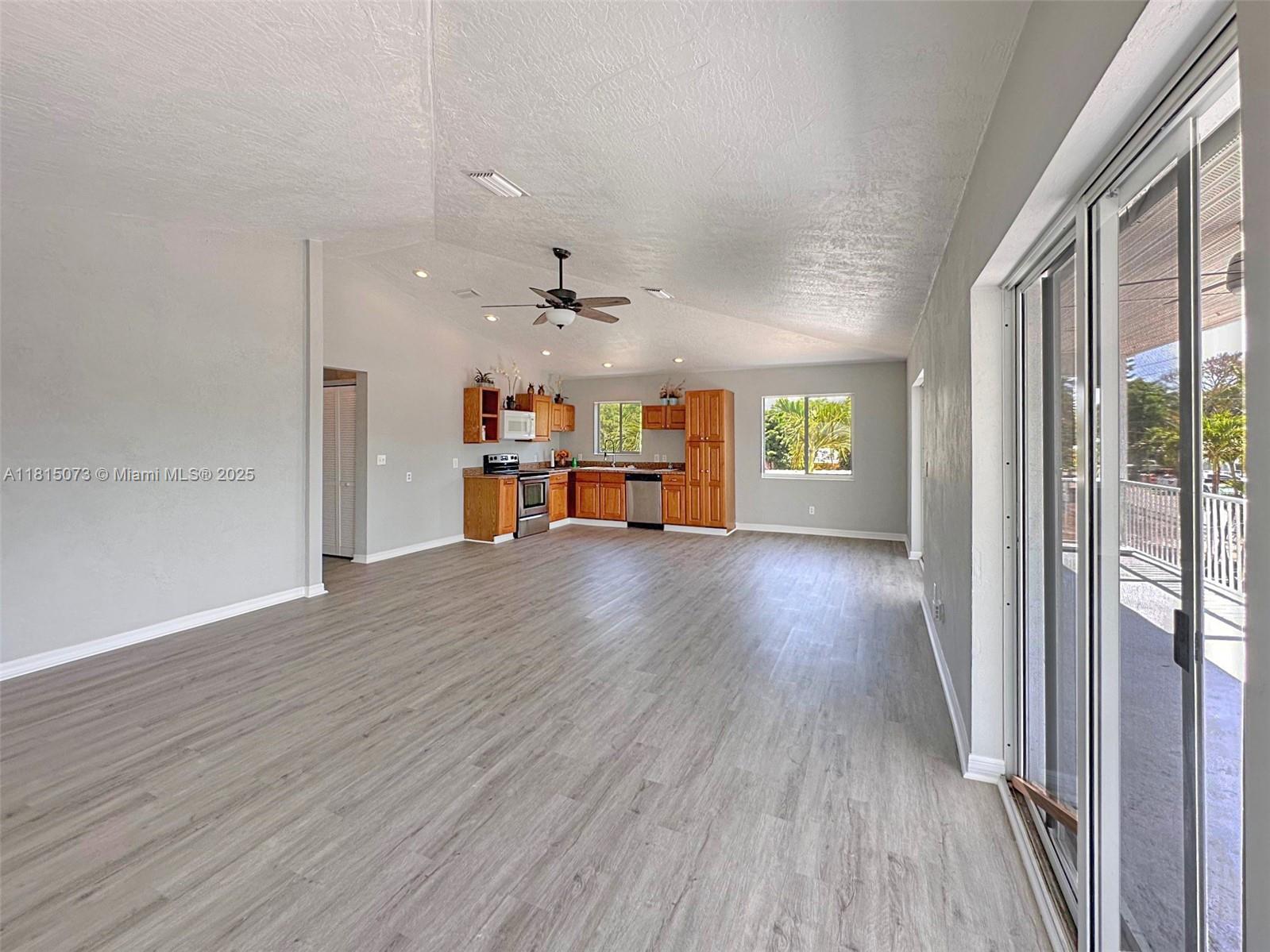 LARGO GARDENS - Residential