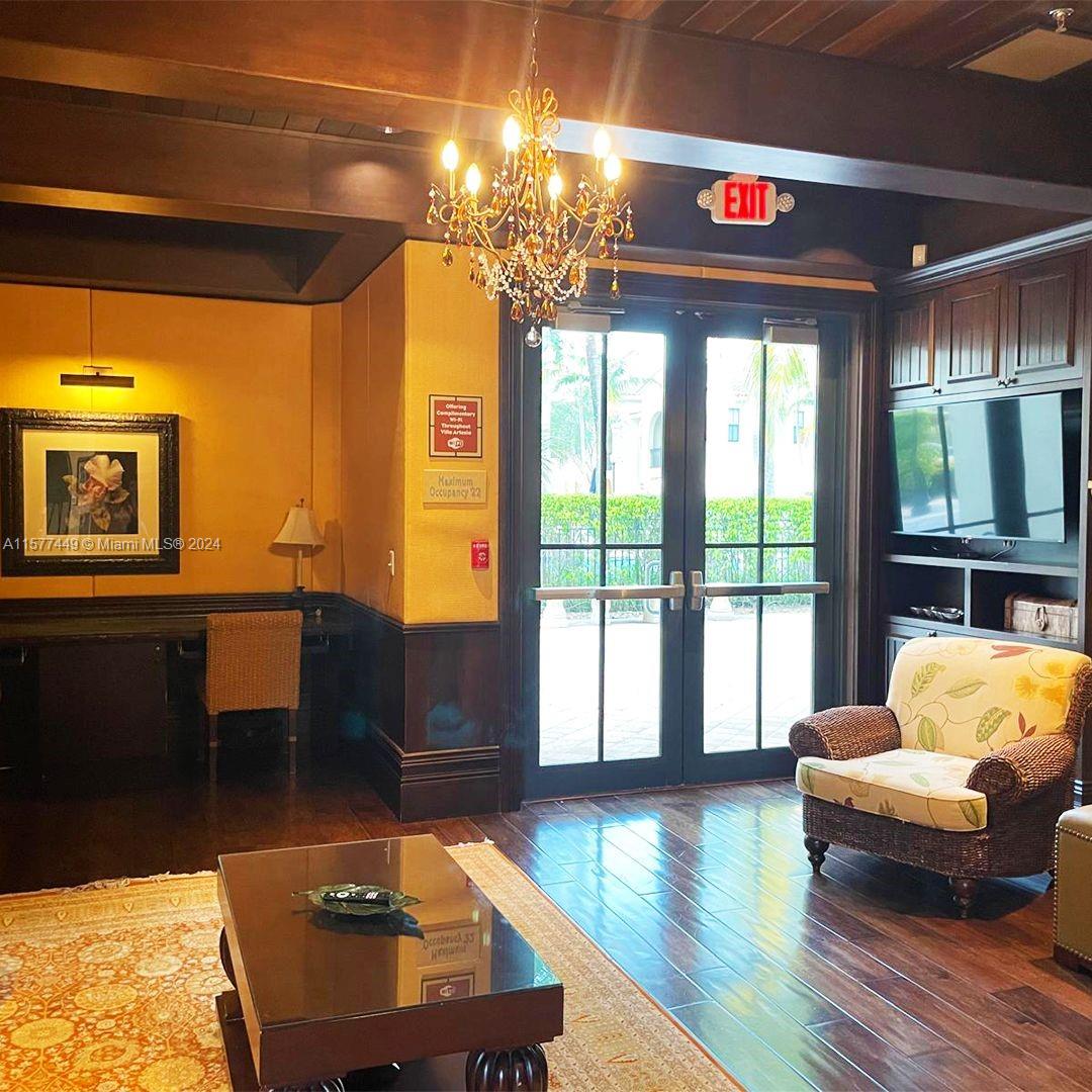 VILLA ALHAMBRA CONDO - Residential