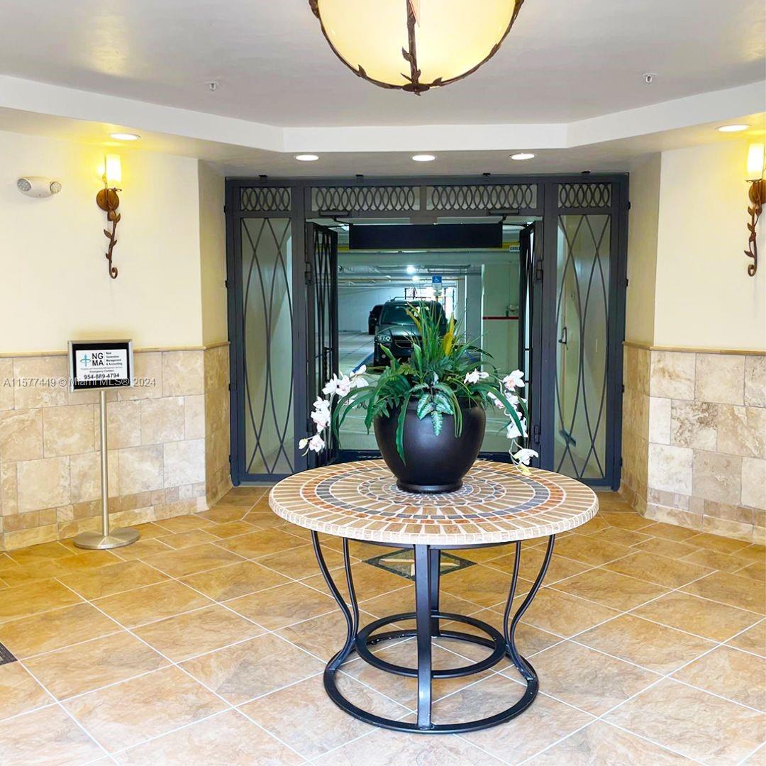 VILLA ALHAMBRA CONDO - Residential