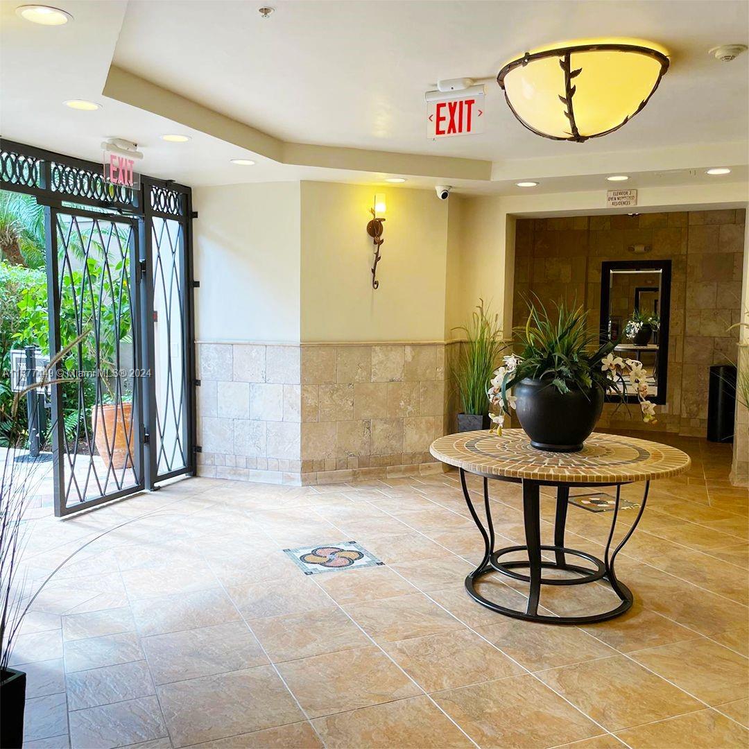 VILLA ALHAMBRA CONDO - Residential